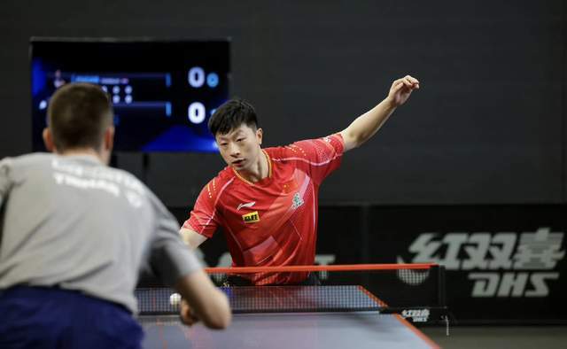 孔帕尼：卡尔能否和梅西相比？我们只想让他成为最好的卡尔