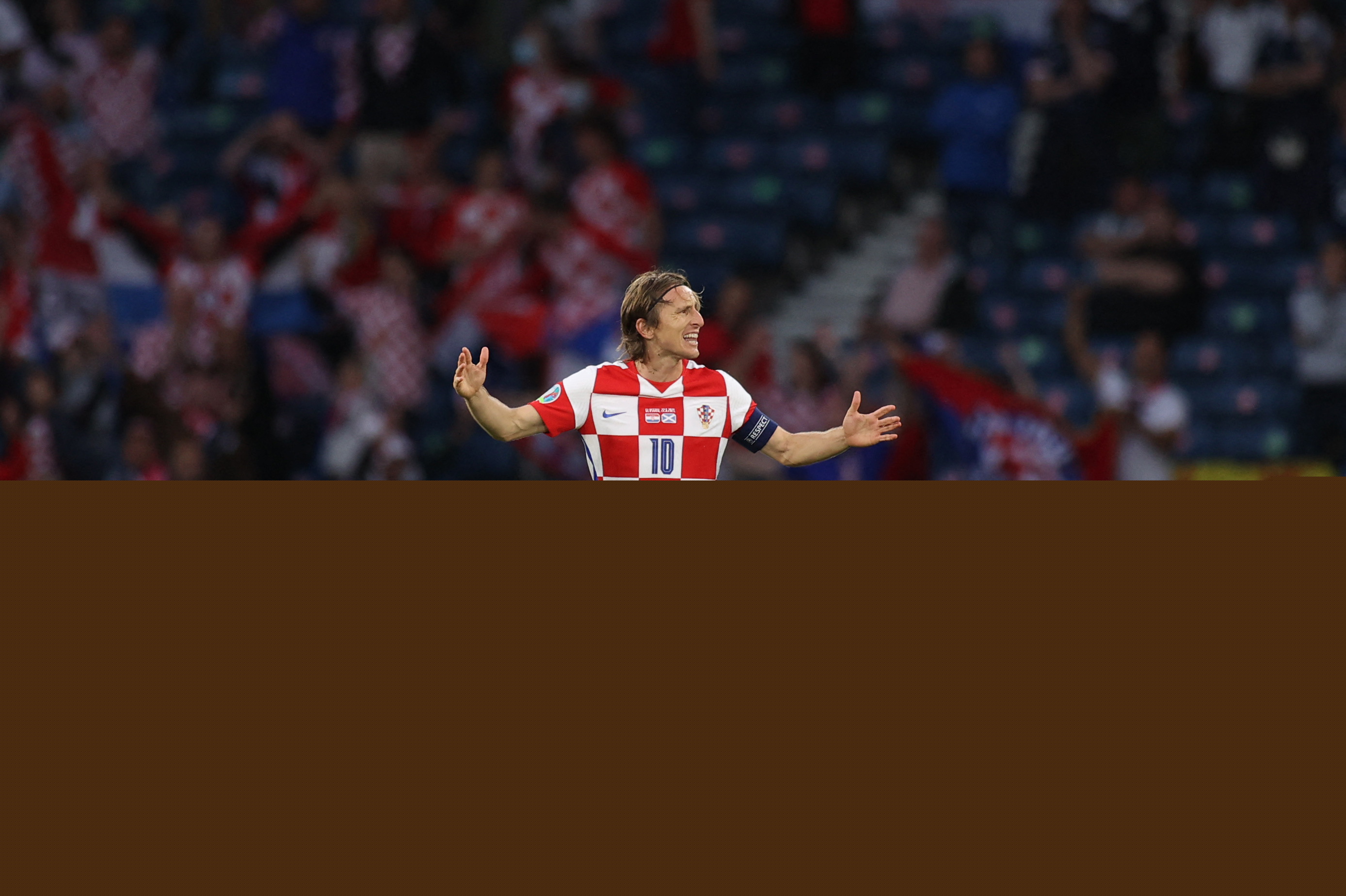 欧联杯16强首回合｜ 英超双雄皆不胜 曼联成唯一不败之师