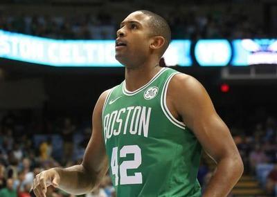 阿斯顿维拉在埃梅里带领下强势冲击英超争冠，与阿森纳激烈争夺榜首。