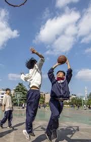 湖人逃出生天，快船重回前六，NBA西部最新排名如下：勇士掉第七