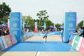 瑞吉·杰克逊（Reggie Jackson）在世界大赛单场击出三支全垒打，获封“十月先生”