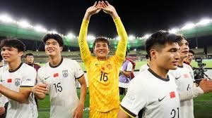 大谷翔平在 2024 年宣布将向日本全国小学捐赠 6 万只定制棒球手套，引发社会轰动